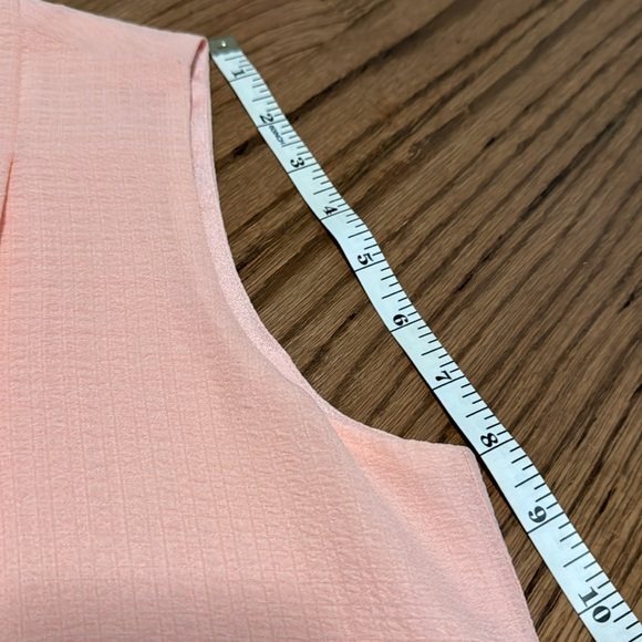 Flowy textured coral pink Calvin Klein sleeveless top - Picture 4 of 5